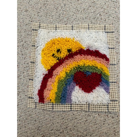 Completed Sunshine Rainbow Heart Latch Hook Rug 12x12 WonderArt - Picture 4 of 11